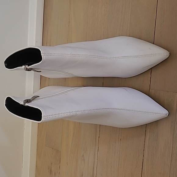 White Boots Public Desire Size 7 - Picture 2 of 2